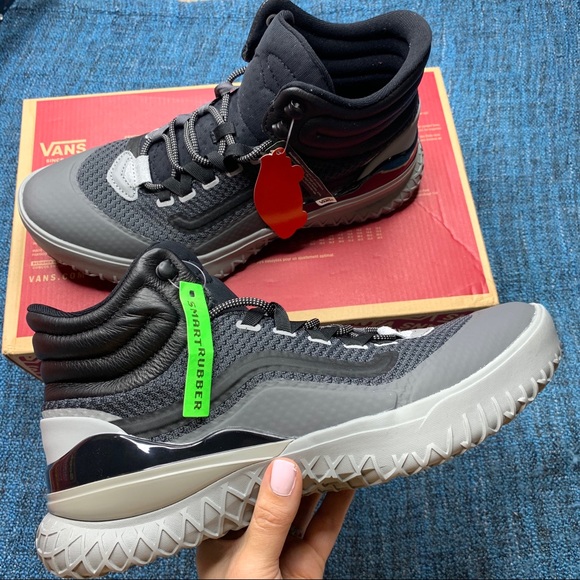 vans store beverly center